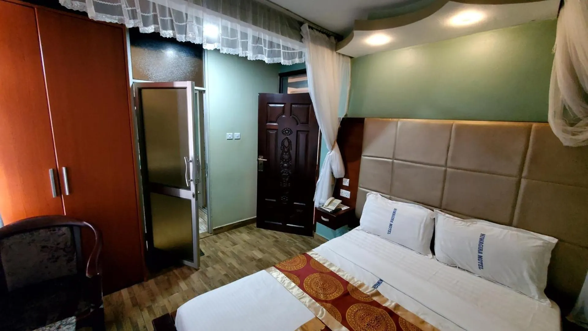 Szálloda Chello Suites Kampala
